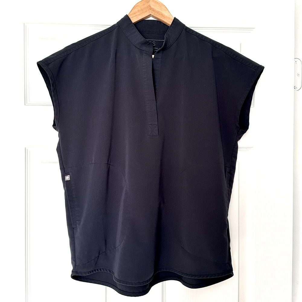 Figs Brand Quiet Navy Rafaela Scrub Top XS